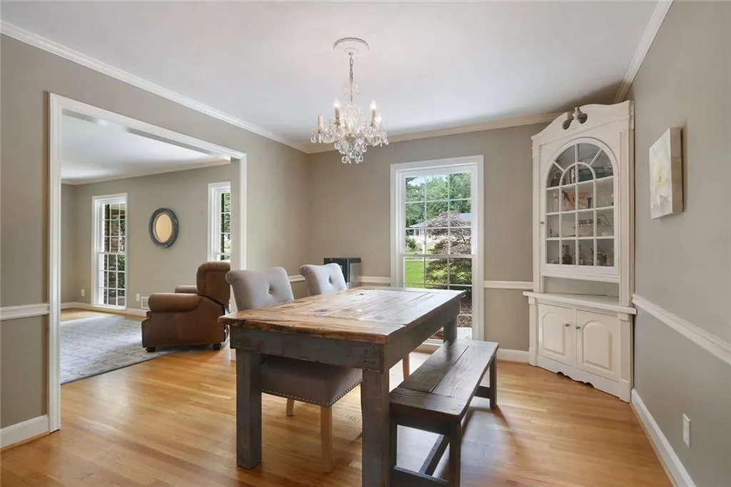 605 Glenforest Road, Atlanta, Georgia 30328, 4 Bedrooms Bedrooms, ,2 BathroomsBathrooms,Residential,Sold,605 Glenforest Road,6024029