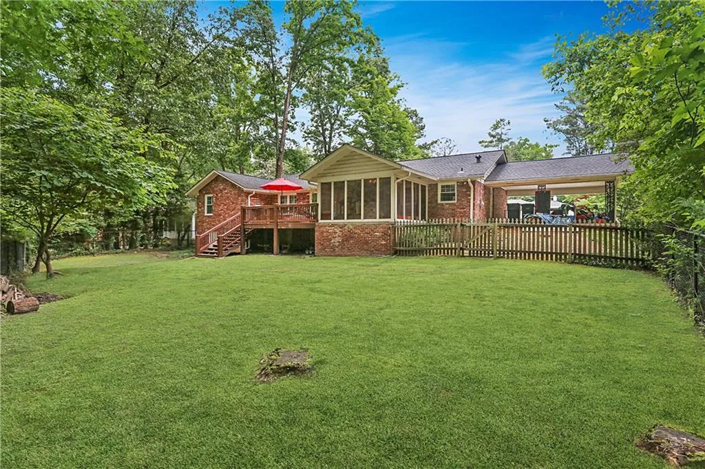 605 Glenforest Road, Atlanta, Georgia 30328, 4 Bedrooms Bedrooms, ,2 BathroomsBathrooms,Residential,Sold,605 Glenforest Road,6024029