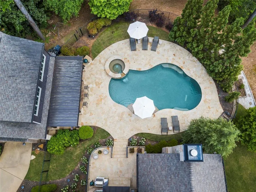 4990 Long Island Drive Nw, Atlanta, Georgia 30327, 7 Bedrooms Bedrooms, ,6 BathroomsBathrooms,Residential,Sold,4990 Long Island Drive Nw,6893605