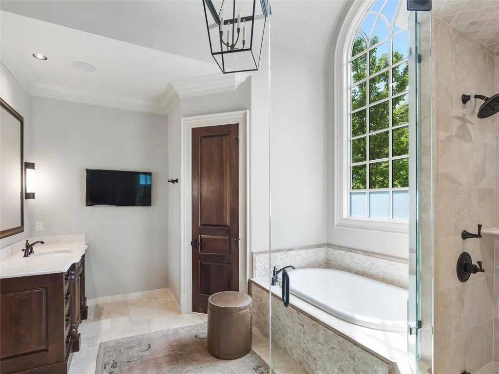 4990 Long Island Drive Nw, Atlanta, Georgia 30327, 7 Bedrooms Bedrooms, ,6 BathroomsBathrooms,Residential,Sold,4990 Long Island Drive Nw,6893605