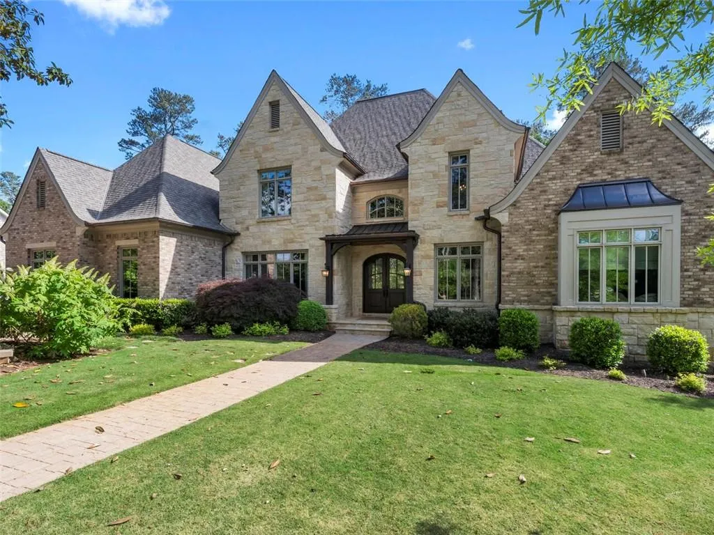 4990 Long Island Drive Nw, Atlanta, Georgia 30327, 7 Bedrooms Bedrooms, ,6 BathroomsBathrooms,Residential,Sold,4990 Long Island Drive Nw,6893605