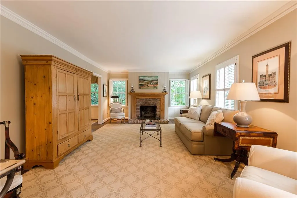 2962 Rhodenhaven Drive Nw, Atlanta, Georgia 30327, 3 Bedrooms Bedrooms, ,2 BathroomsBathrooms,Residential,Sold,2962 Rhodenhaven Drive Nw,5880207