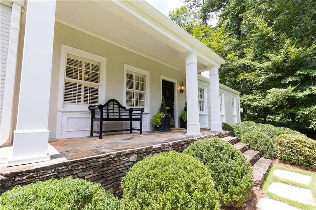 2962 Rhodenhaven Drive Nw, Atlanta, Georgia 30327, 3 Bedrooms Bedrooms, ,2 BathroomsBathrooms,Residential,Sold,2962 Rhodenhaven Drive Nw,5880207