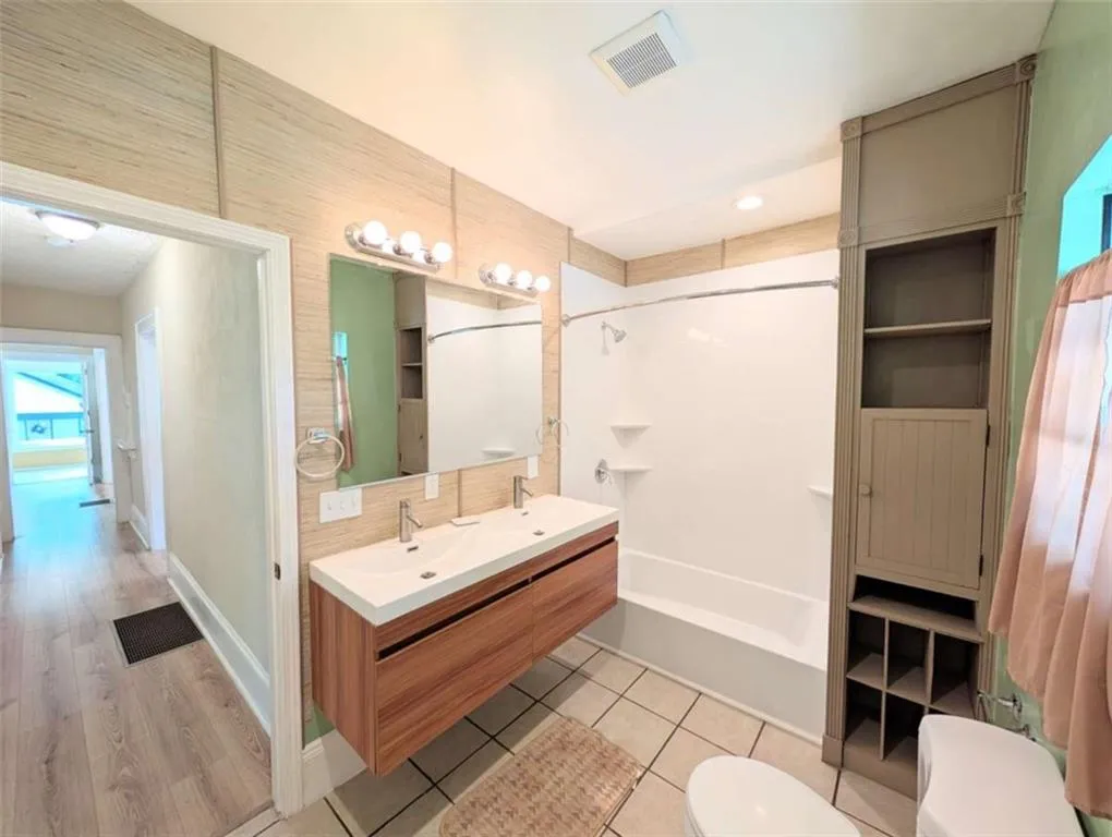1541 North Avenue, Atlanta, Georgia 30318, 2 Bedrooms Bedrooms, ,1 BathroomBathrooms,Residential,For Sale,1541 North Avenue,7632308