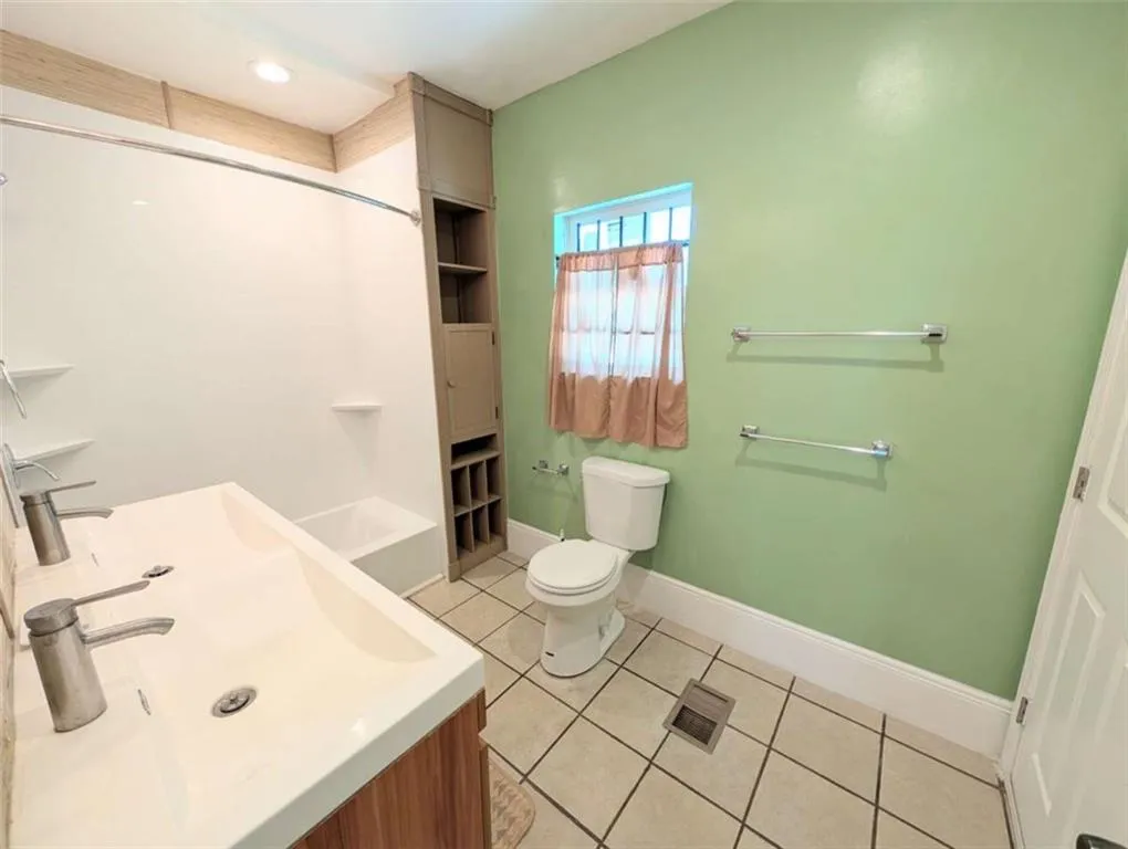 1541 North Avenue, Atlanta, Georgia 30318, 2 Bedrooms Bedrooms, ,1 BathroomBathrooms,Residential,For Sale,1541 North Avenue,7632308