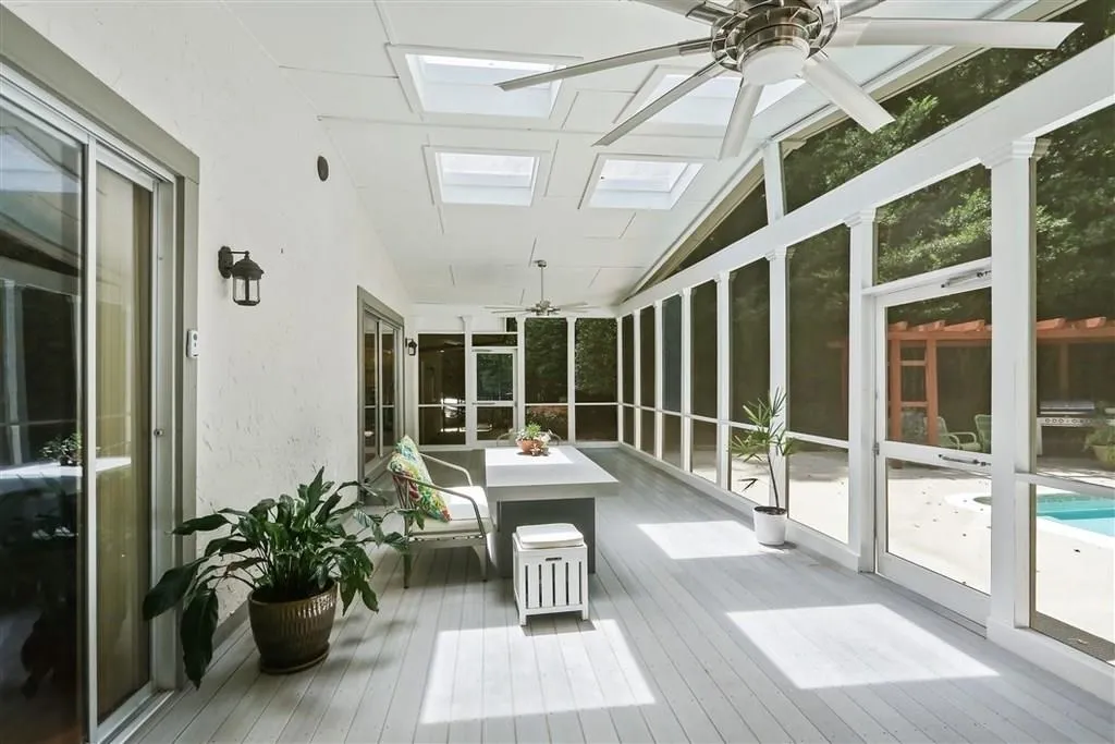 535 River Valley Road, Atlanta, Georgia 30328, 4 Bedrooms Bedrooms, ,4 BathroomsBathrooms,Residential,Sold,535 River Valley Road,6055345