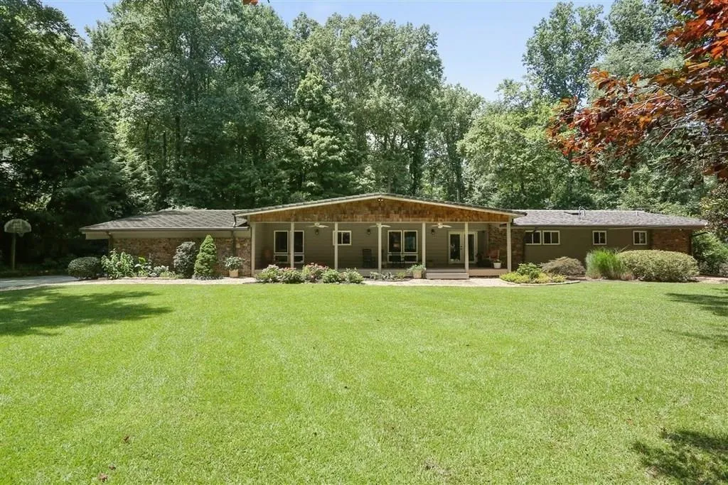 535 River Valley Road, Atlanta, Georgia 30328, 4 Bedrooms Bedrooms, ,4 BathroomsBathrooms,Residential,Sold,535 River Valley Road,6055345