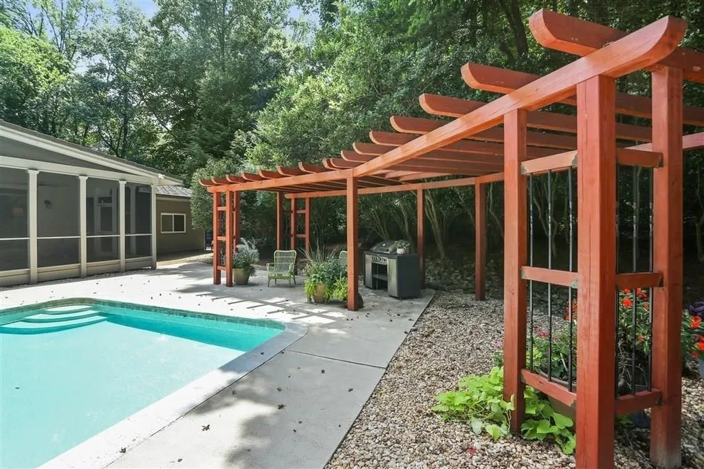 535 River Valley Road, Atlanta, Georgia 30328, 4 Bedrooms Bedrooms, ,4 BathroomsBathrooms,Residential,Sold,535 River Valley Road,6055345