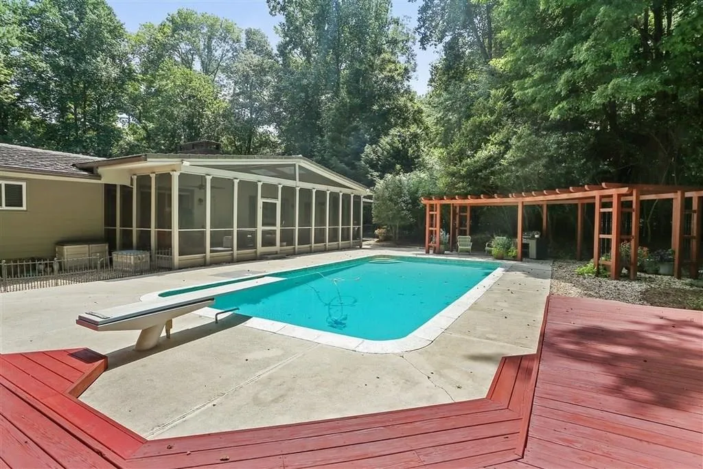 535 River Valley Road, Atlanta, Georgia 30328, 4 Bedrooms Bedrooms, ,4 BathroomsBathrooms,Residential,Sold,535 River Valley Road,6055345