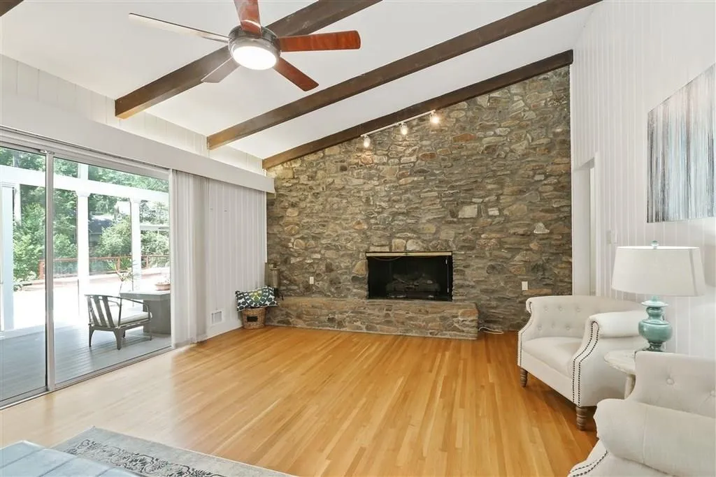 535 River Valley Road, Atlanta, Georgia 30328, 4 Bedrooms Bedrooms, ,4 BathroomsBathrooms,Residential,Sold,535 River Valley Road,6055345
