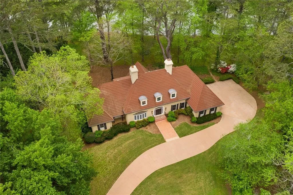 6030 Winterthur Drive, Sandy Springs, Georgia 30328, 5 Bedrooms Bedrooms, ,4 BathroomsBathrooms,Residential,Sold,6030 Winterthur Drive,6856178