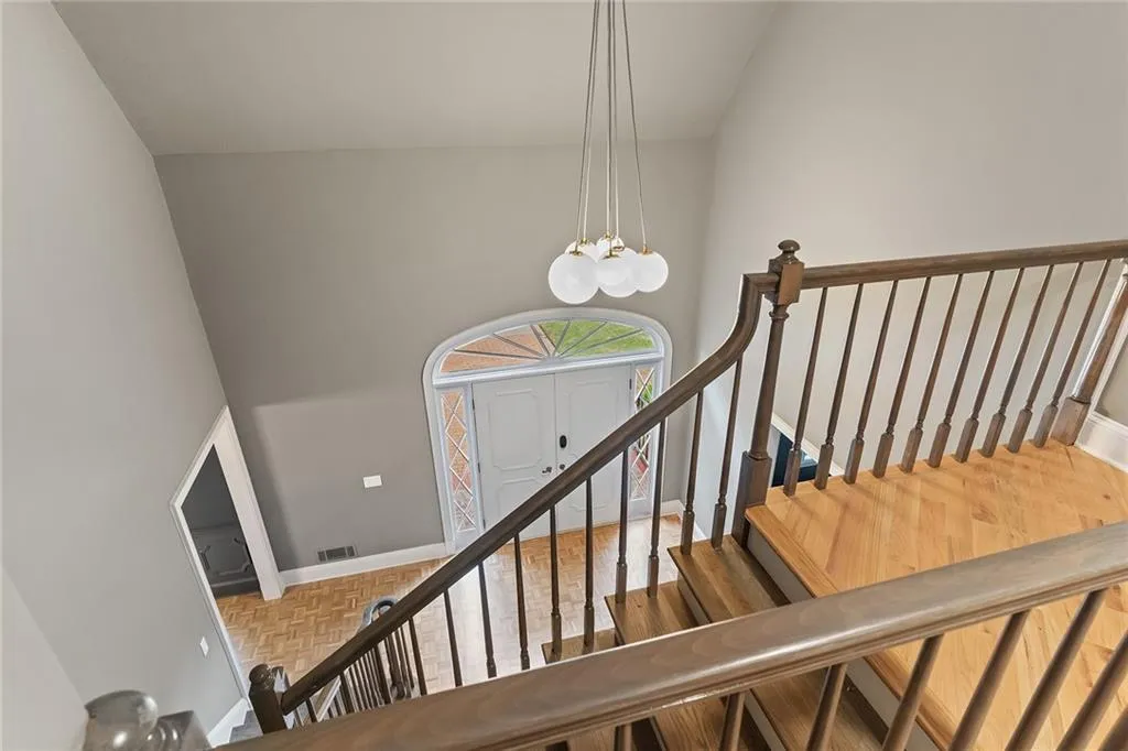 6030 Winterthur Drive, Sandy Springs, Georgia 30328, 5 Bedrooms Bedrooms, ,4 BathroomsBathrooms,Residential,Sold,6030 Winterthur Drive,6856178