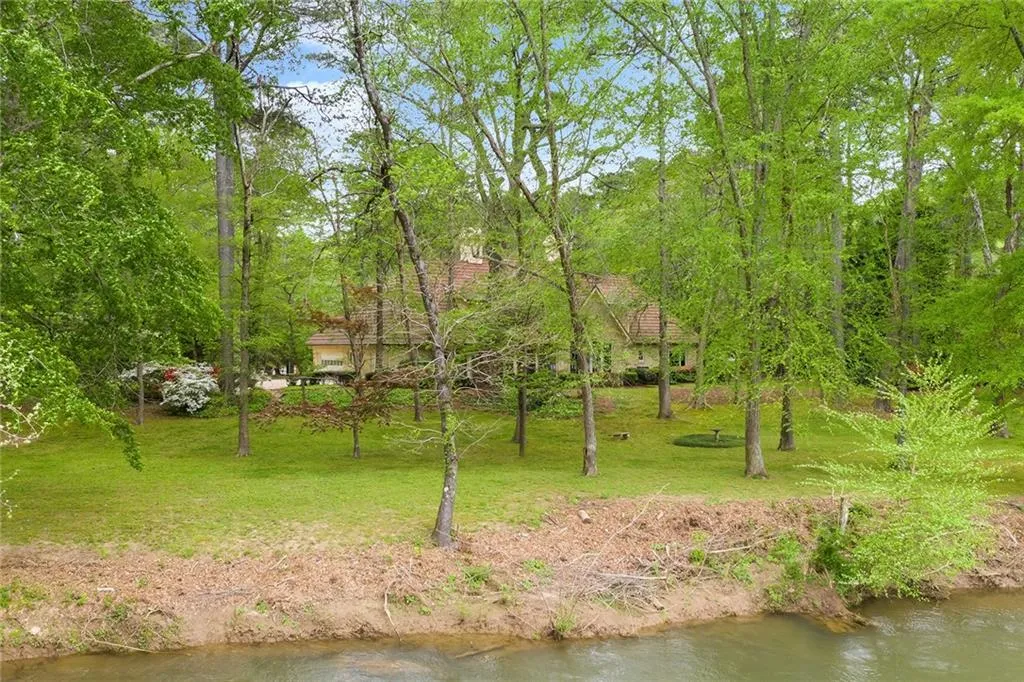 6030 Winterthur Drive, Sandy Springs, Georgia 30328, 5 Bedrooms Bedrooms, ,4 BathroomsBathrooms,Residential,Sold,6030 Winterthur Drive,6856178