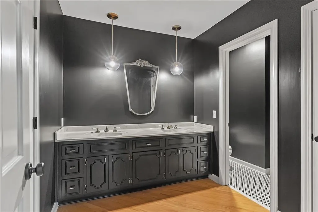 6030 Winterthur Drive, Sandy Springs, Georgia 30328, 5 Bedrooms Bedrooms, ,4 BathroomsBathrooms,Residential,Sold,6030 Winterthur Drive,6856178