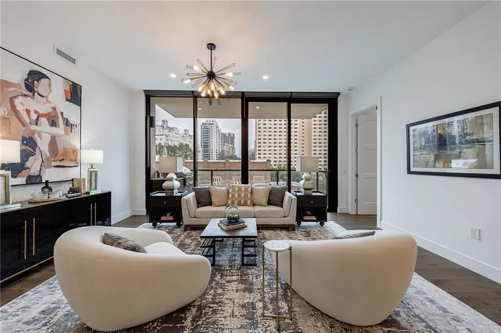 2425 Peachtree Road Ne Unit 503, Atlanta, Georgia 30305, 2 Bedrooms Bedrooms, 0 ,2 BathroomsBathrooms,Residential,For Sale,2425 Peachtree Road Ne Unit 503,7719451