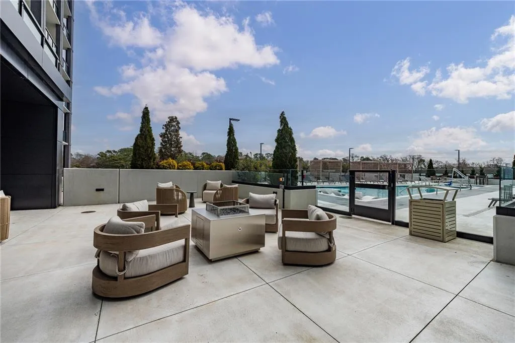 2425 Peachtree Road Ne Unit 503, Atlanta, Georgia 30305, 2 Bedrooms Bedrooms, 0 ,2 BathroomsBathrooms,Residential,For Sale,2425 Peachtree Road Ne Unit 503,7719451