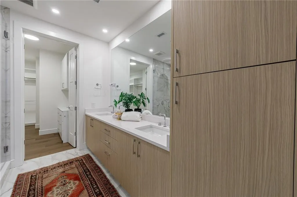 2425 Peachtree Road Ne Unit 503, Atlanta, Georgia 30305, 2 Bedrooms Bedrooms, 0 ,2 BathroomsBathrooms,Residential,For Sale,2425 Peachtree Road Ne Unit 503,7719451