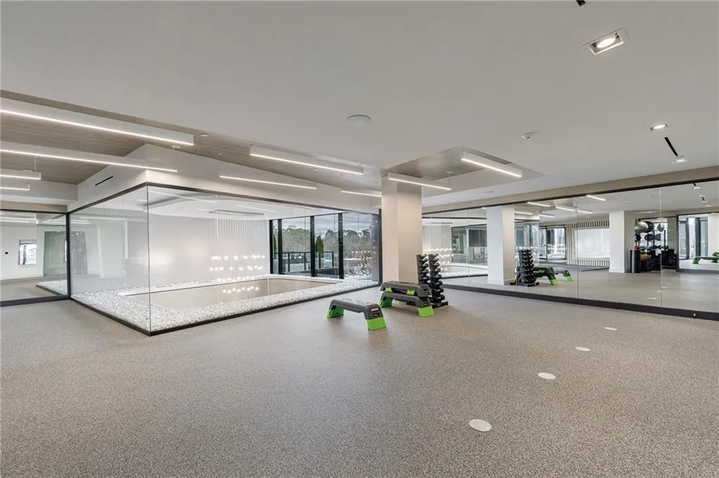 2425 Peachtree Road Ne Unit 503, Atlanta, Georgia 30305, 2 Bedrooms Bedrooms, 0 ,2 BathroomsBathrooms,Residential,For Sale,2425 Peachtree Road Ne Unit 503,7719451