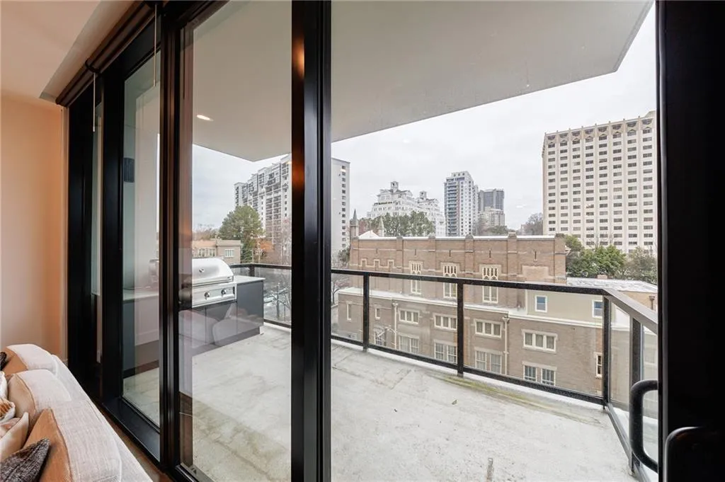 2425 Peachtree Road Ne Unit 503, Atlanta, Georgia 30305, 2 Bedrooms Bedrooms, 0 ,2 BathroomsBathrooms,Residential,For Sale,2425 Peachtree Road Ne Unit 503,7719451