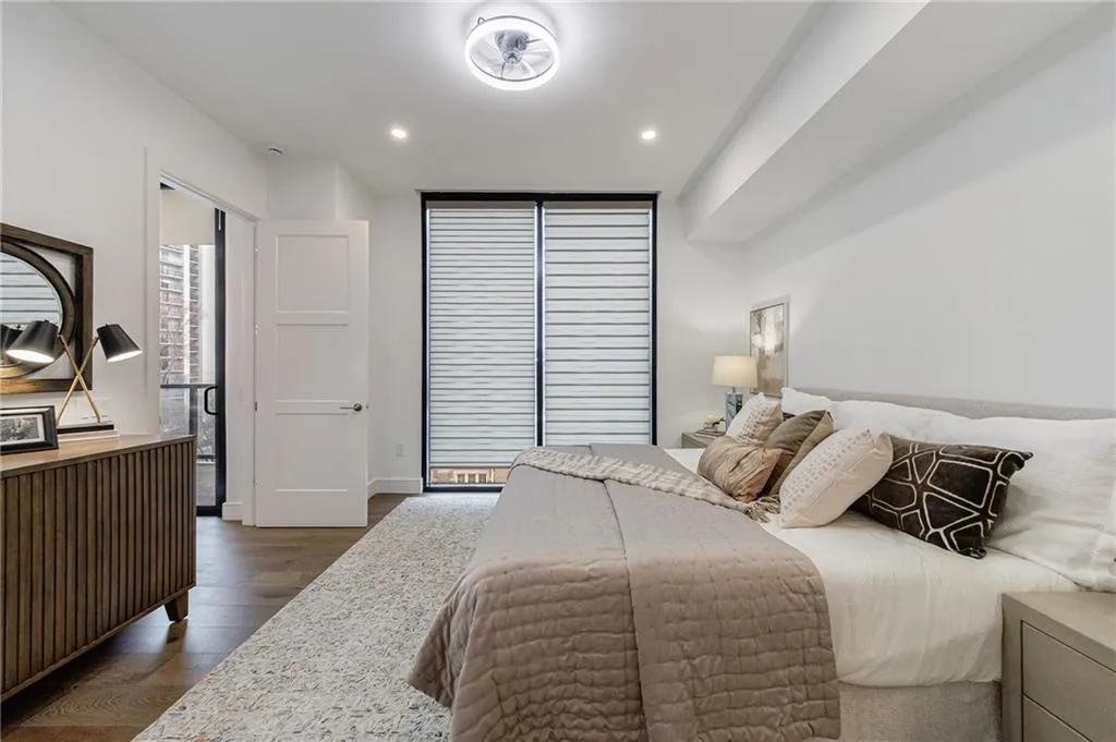 2425 Peachtree Road Ne Unit 503, Atlanta, Georgia 30305, 2 Bedrooms Bedrooms, 0 ,2 BathroomsBathrooms,Residential,For Sale,2425 Peachtree Road Ne Unit 503,7719451