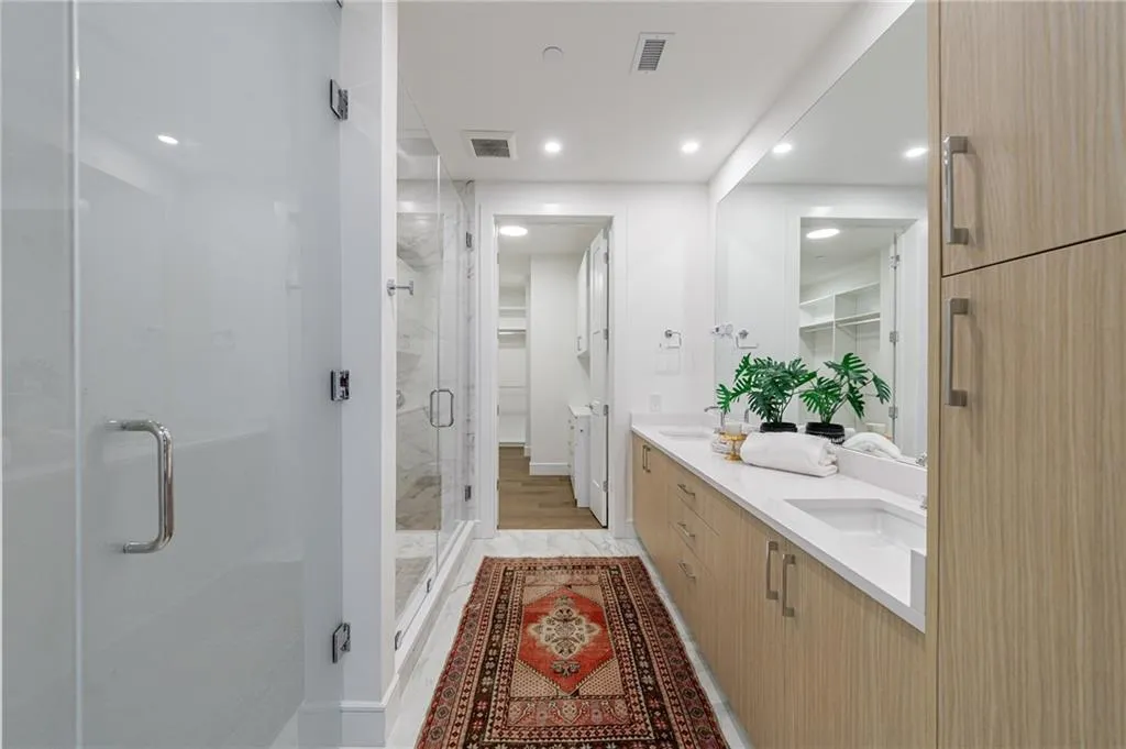 2425 Peachtree Road Ne Unit 503, Atlanta, Georgia 30305, 2 Bedrooms Bedrooms, 0 ,2 BathroomsBathrooms,Residential,For Sale,2425 Peachtree Road Ne Unit 503,7719451