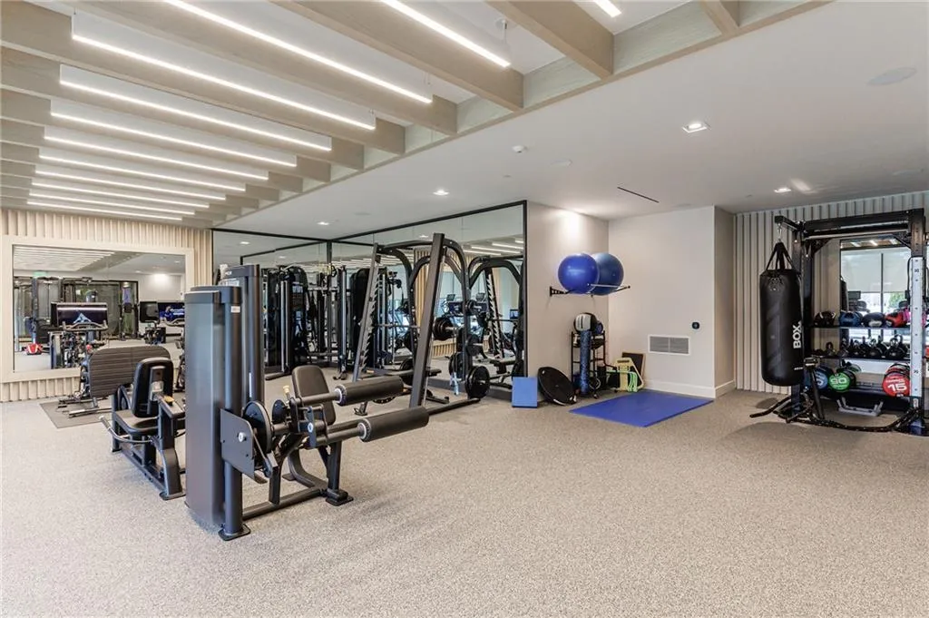 2425 Peachtree Road Ne Unit 503, Atlanta, Georgia 30305, 2 Bedrooms Bedrooms, 0 ,2 BathroomsBathrooms,Residential,For Sale,2425 Peachtree Road Ne Unit 503,7719451