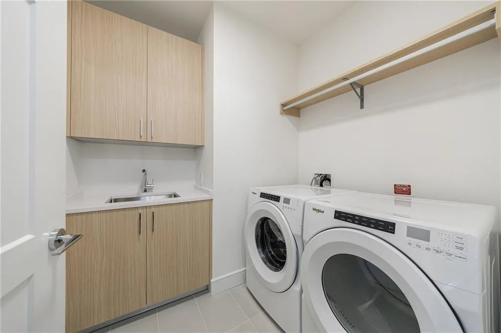 2425 Peachtree Road Ne Unit 503, Atlanta, Georgia 30305, 2 Bedrooms Bedrooms, 0 ,2 BathroomsBathrooms,Residential,For Sale,2425 Peachtree Road Ne Unit 503,7719451