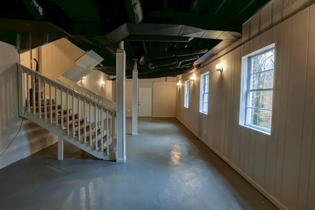 5164 Timber Trail S, Atlanta, Georgia 30342, 4 Bedrooms Bedrooms, ,3 BathroomsBathrooms,Residential,Sold,5164 Timber Trail S,5790574