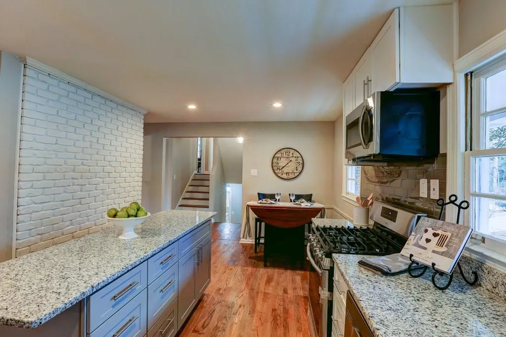 5164 Timber Trail S, Atlanta, Georgia 30342, 4 Bedrooms Bedrooms, ,3 BathroomsBathrooms,Residential,Sold,5164 Timber Trail S,5790574