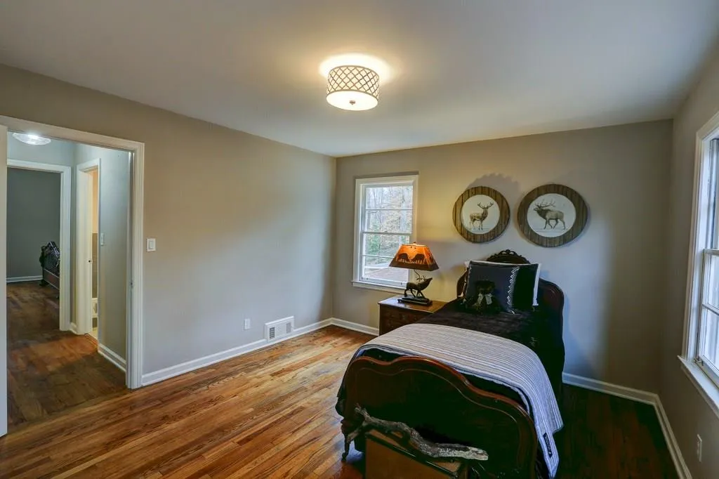 5164 Timber Trail S, Atlanta, Georgia 30342, 4 Bedrooms Bedrooms, ,3 BathroomsBathrooms,Residential,Sold,5164 Timber Trail S,5790574