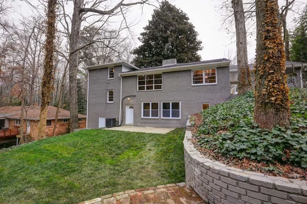 5164 Timber Trail S, Atlanta, Georgia 30342, 4 Bedrooms Bedrooms, ,3 BathroomsBathrooms,Residential,Sold,5164 Timber Trail S,5790574