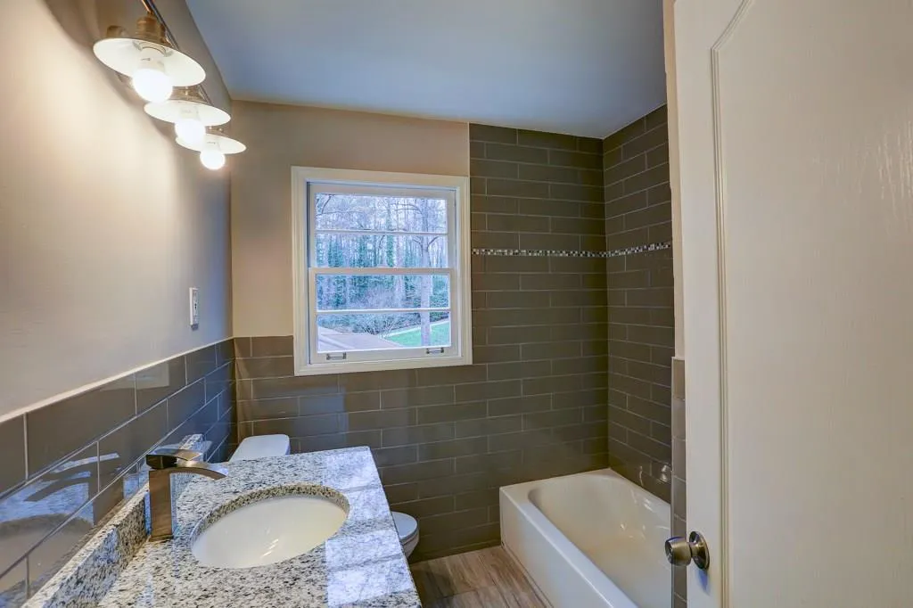 5164 Timber Trail S, Atlanta, Georgia 30342, 4 Bedrooms Bedrooms, ,3 BathroomsBathrooms,Residential,Sold,5164 Timber Trail S,5790574