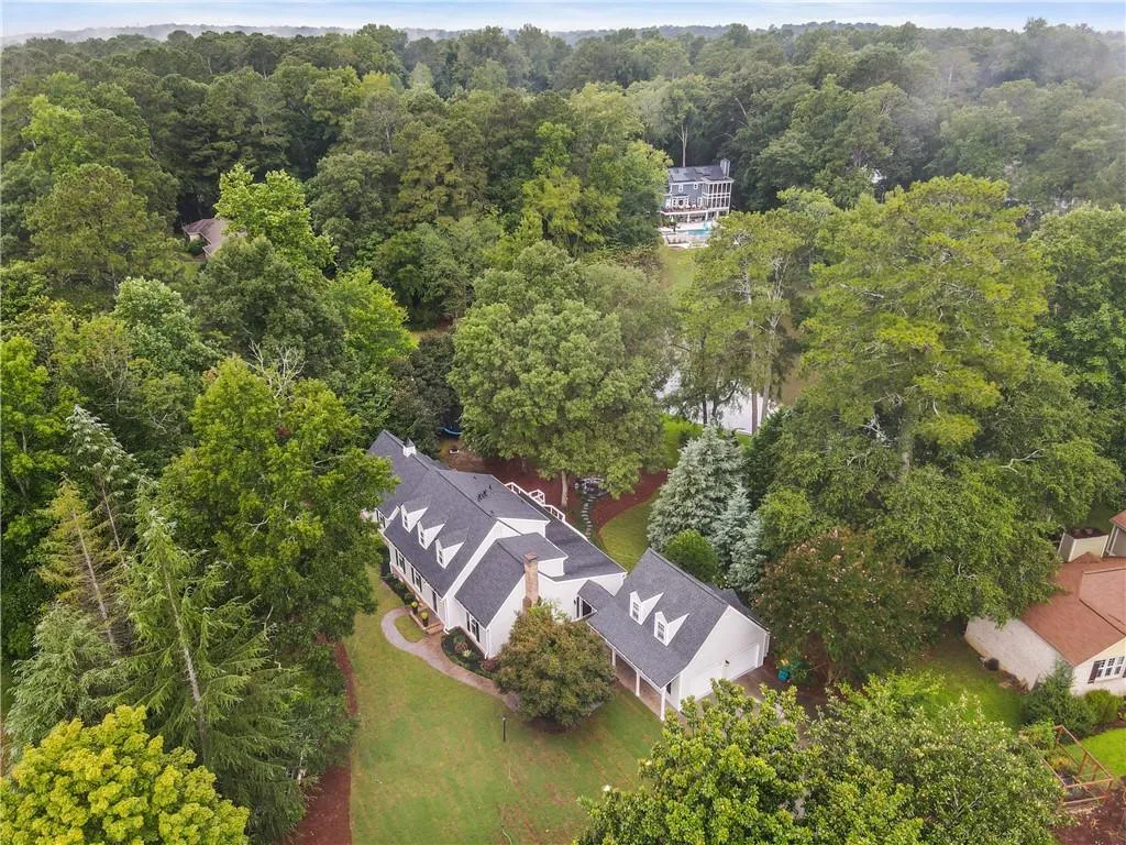 5080 Spalding Drive, Atlanta, Georgia 30350, 4 Bedrooms Bedrooms, ,3 BathroomsBathrooms,Residential,Sold,5080 Spalding Drive,7098631