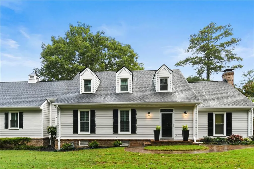 5080 Spalding Drive, Atlanta, Georgia 30350, 4 Bedrooms Bedrooms, ,3 BathroomsBathrooms,Residential,Sold,5080 Spalding Drive,7098631