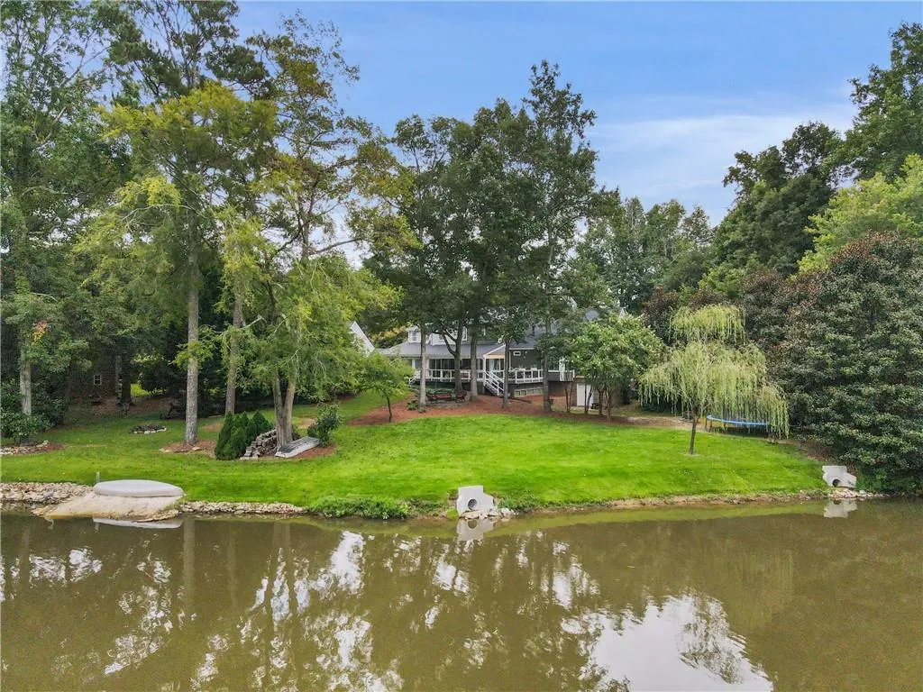5080 Spalding Drive, Atlanta, Georgia 30350, 4 Bedrooms Bedrooms, ,3 BathroomsBathrooms,Residential,Sold,5080 Spalding Drive,7098631