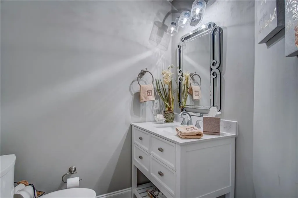 205 Bainbridge Drive, Atlanta, Georgia 30327, 4 Bedrooms Bedrooms, ,3 BathroomsBathrooms,Residential,Sold,205 Bainbridge Drive,5949828