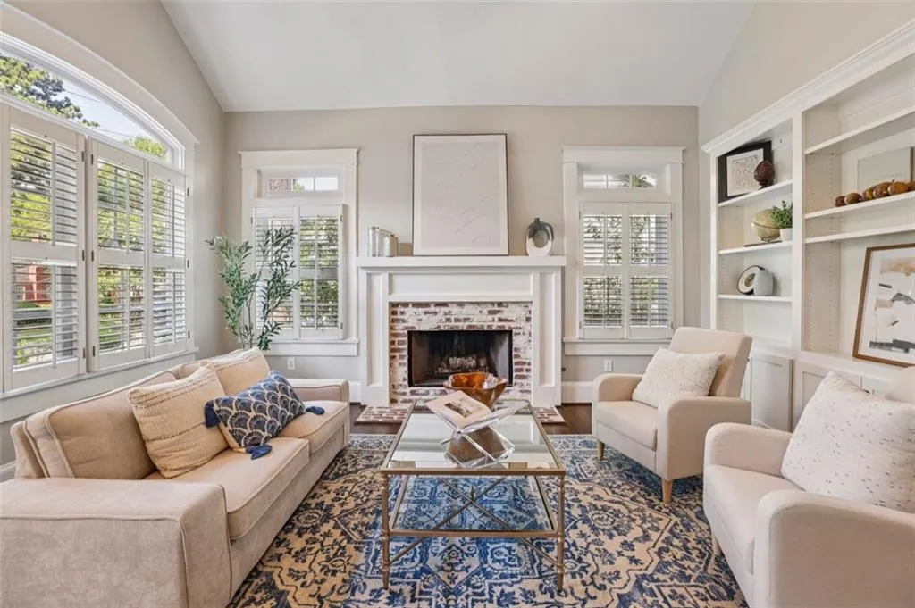 138 Peachtree Hills Avenue Ne, Atlanta, Georgia 30305, 4 Bedrooms Bedrooms, ,4 BathroomsBathrooms,Residential,For Sale,138 Peachtree Hills Avenue Ne,7635294