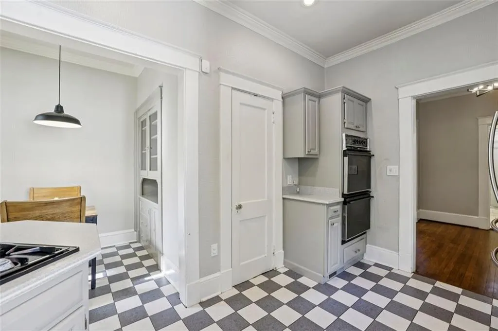 138 Peachtree Hills Avenue Ne, Atlanta, Georgia 30305, 4 Bedrooms Bedrooms, ,4 BathroomsBathrooms,Residential,For Sale,138 Peachtree Hills Avenue Ne,7635294