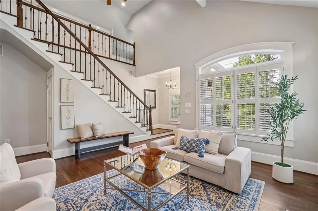 138 Peachtree Hills Avenue Ne, Atlanta, Georgia 30305, 4 Bedrooms Bedrooms, ,4 BathroomsBathrooms,Residential,For Sale,138 Peachtree Hills Avenue Ne,7635294