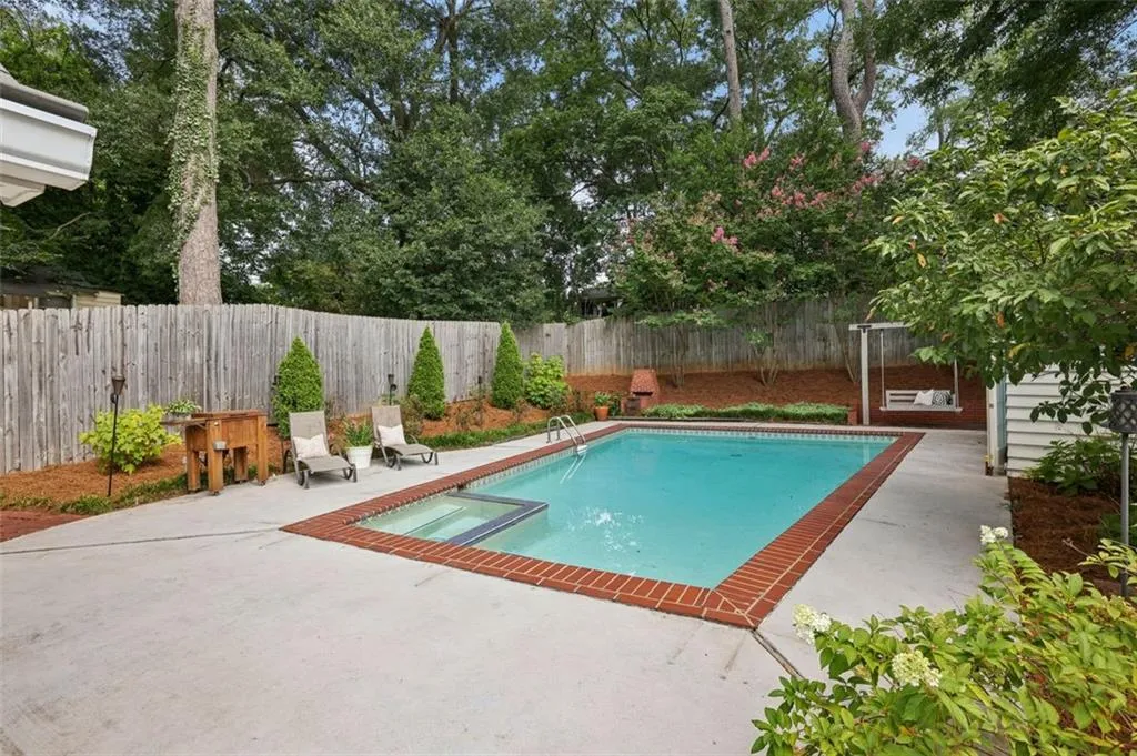 138 Peachtree Hills Avenue Ne, Atlanta, Georgia 30305, 4 Bedrooms Bedrooms, ,4 BathroomsBathrooms,Residential,For Sale,138 Peachtree Hills Avenue Ne,7635294