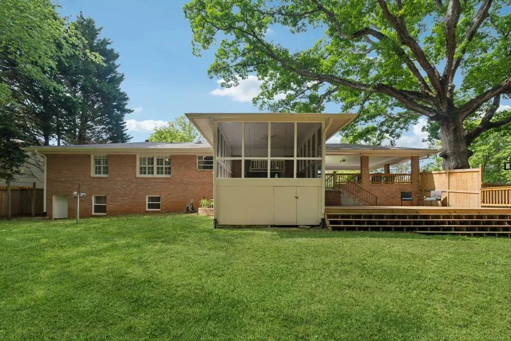 500 Read Lane, Atlanta, Georgia 30328, 4 Bedrooms Bedrooms, ,2 BathroomsBathrooms,Residential,Sold,500 Read Lane,7578220