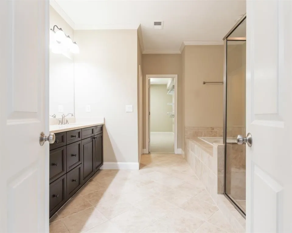 697 Lockton Place, Sandy Springs, Georgia 30342, 4 Bedrooms Bedrooms, ,4 BathroomsBathrooms,Residential,Sold,697 Lockton Place,6014277