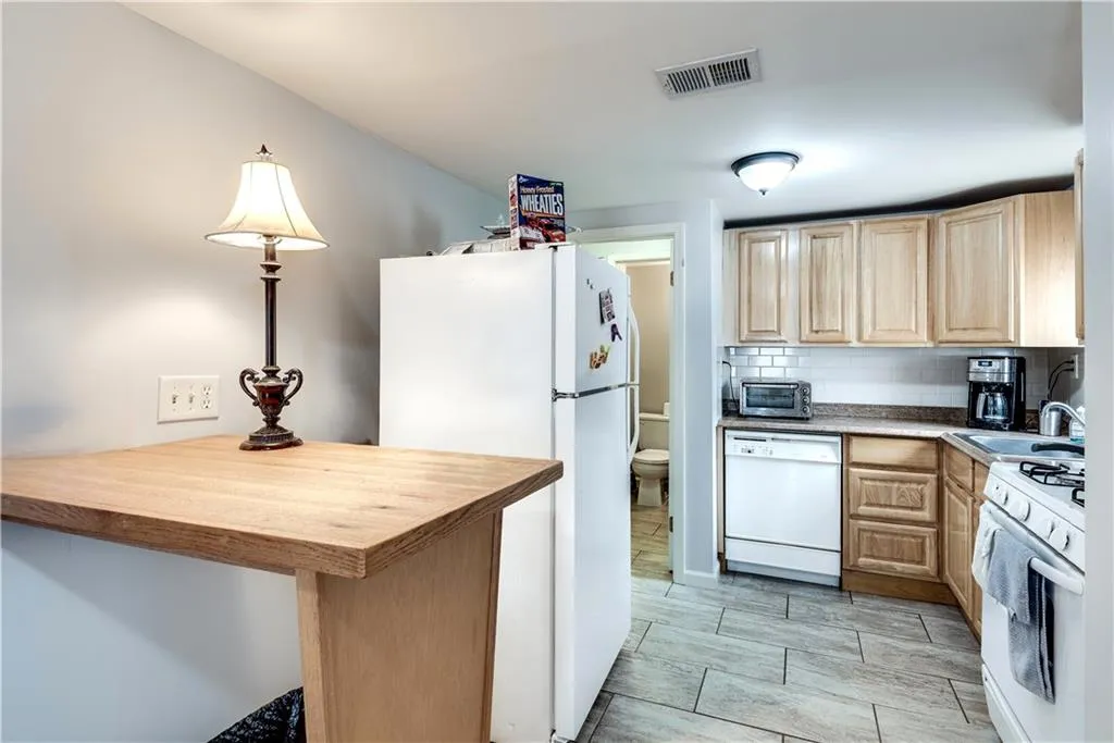 2312 Wayside Drive Ne, Brookhaven, Georgia 30319, 5 Bedrooms Bedrooms, ,4 BathroomsBathrooms,Residential,For Sale,2312 Wayside Drive Ne,7522601