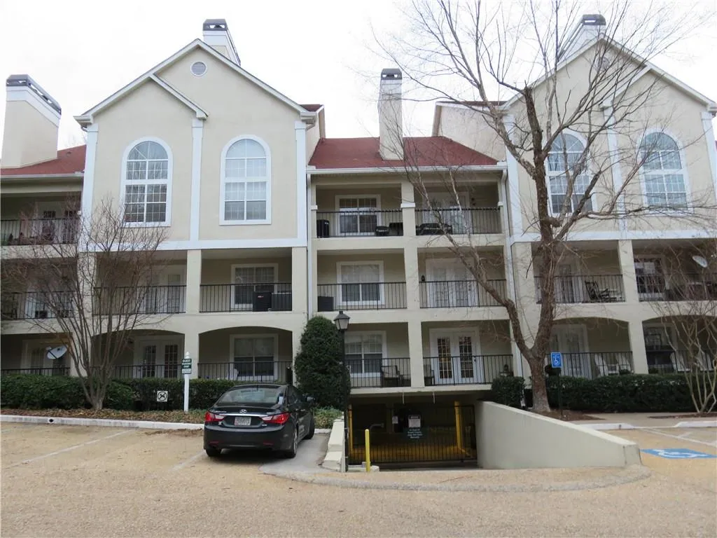 3655 Habersham Road Ne Unit 109, Atlanta, Georgia 30305, 1 Bedroom Bedrooms, ,1 BathroomBathrooms,Residential,Sold,3655 Habersham Road Ne Unit 109,5797611