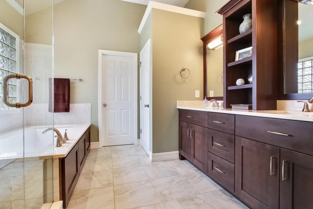 7249 Village Creek Trace, Sandy Springs, Georgia 30328, 4 Bedrooms Bedrooms, ,3 BathroomsBathrooms,Residential,Sold,7249 Village Creek Trace,6531378