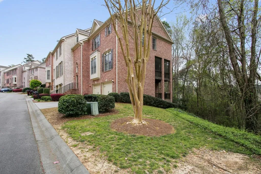 7249 Village Creek Trace, Sandy Springs, Georgia 30328, 4 Bedrooms Bedrooms, ,3 BathroomsBathrooms,Residential,Sold,7249 Village Creek Trace,6531378