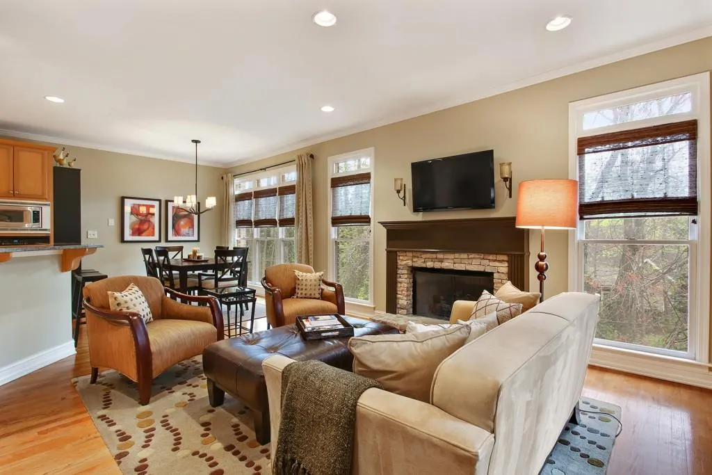 7249 Village Creek Trace, Sandy Springs, Georgia 30328, 4 Bedrooms Bedrooms, ,3 BathroomsBathrooms,Residential,Sold,7249 Village Creek Trace,6531378