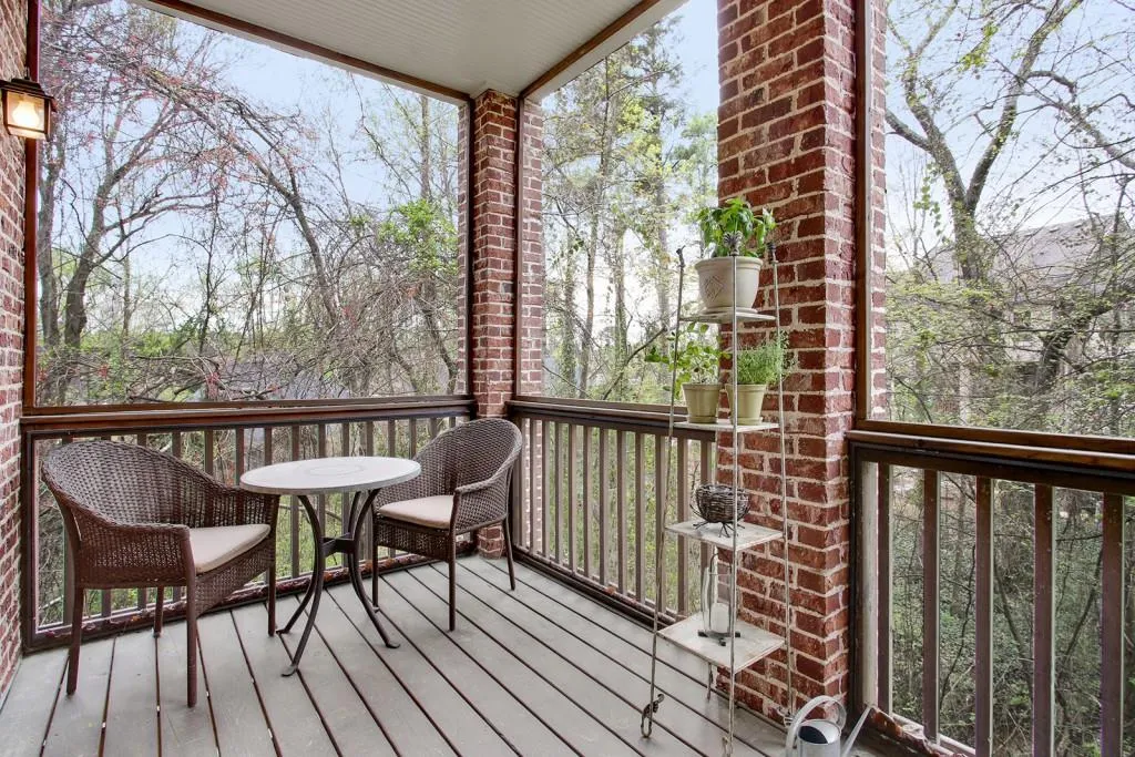 7249 Village Creek Trace, Sandy Springs, Georgia 30328, 4 Bedrooms Bedrooms, ,3 BathroomsBathrooms,Residential,Sold,7249 Village Creek Trace,6531378