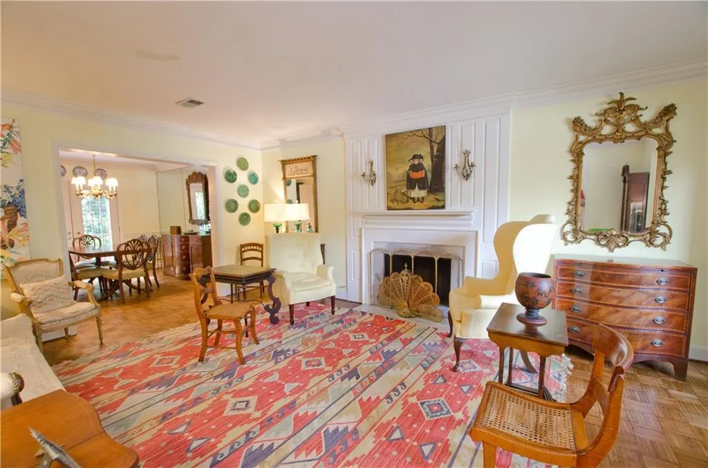 3081 Howell Mill Road Nw Unit 3, Atlanta, Georgia 30327, 3 Bedrooms Bedrooms, ,2 BathroomsBathrooms,Residential,Sold,3081 Howell Mill Road Nw Unit 3,7409181