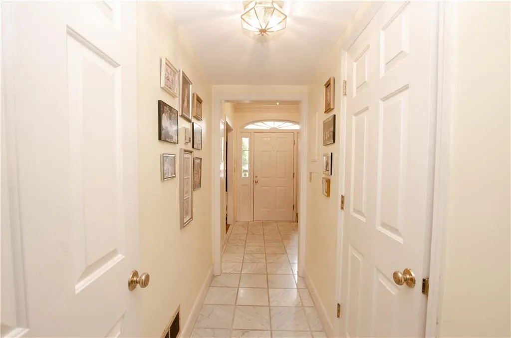 3081 Howell Mill Road Nw Unit 3, Atlanta, Georgia 30327, 3 Bedrooms Bedrooms, ,2 BathroomsBathrooms,Residential,Sold,3081 Howell Mill Road Nw Unit 3,7409181